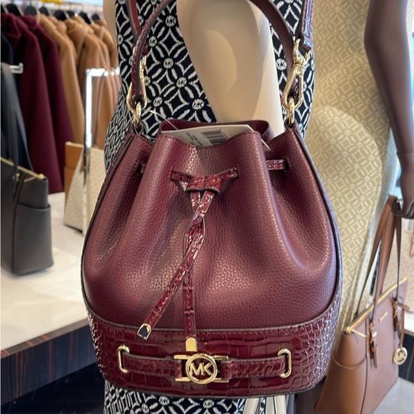 MICHAEL KORS  Reed Medium Pebbled Leather Bucket Bag Satchel Crossbody Oxblood - Picture 10 of 15